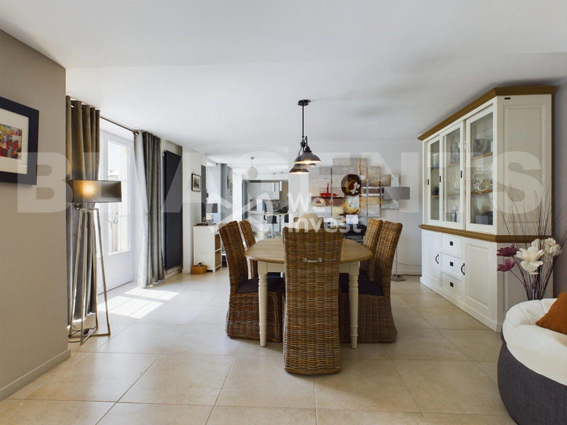 Maison - 294 m² - 9 pièces