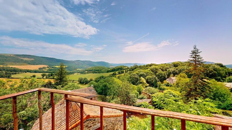 Propriété - 240 m² - 4 pièces