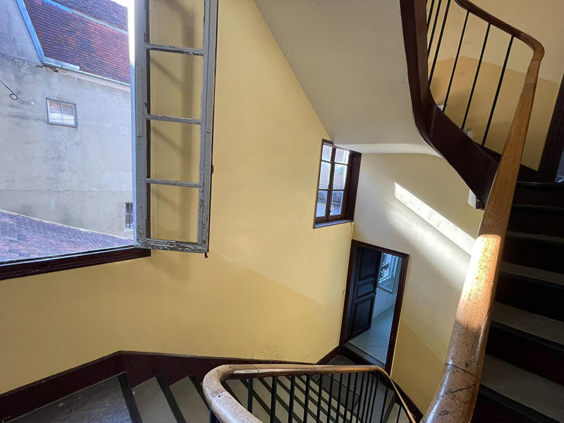 Demeure - 255 m² - 8 pièces