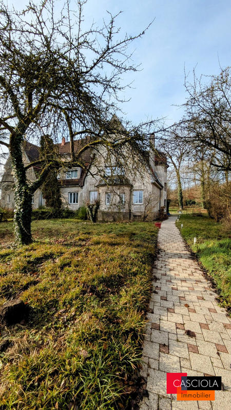 Maison - 259 m² - 9 pièces