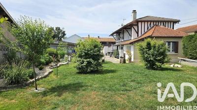 Maison - 200 m² - 8 pièces