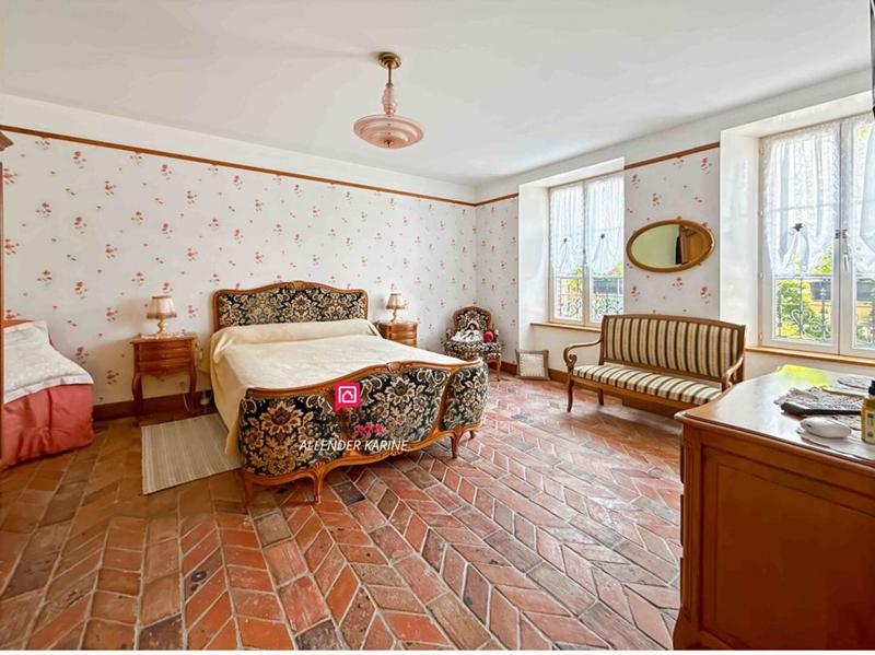 Maison - 258 m² - 6 pièces