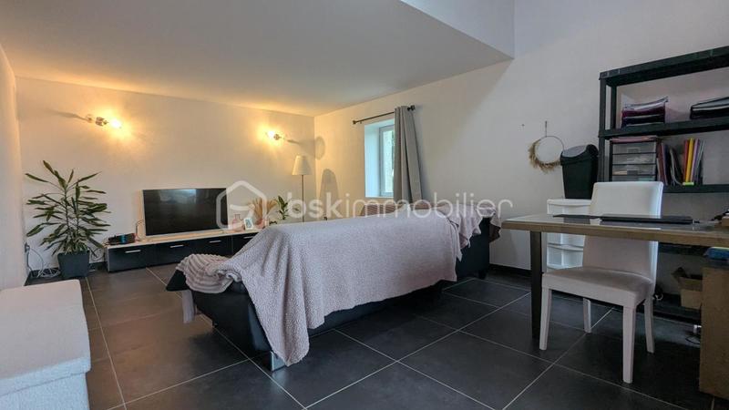 Corps de ferme - 242 m² - 8 pièces