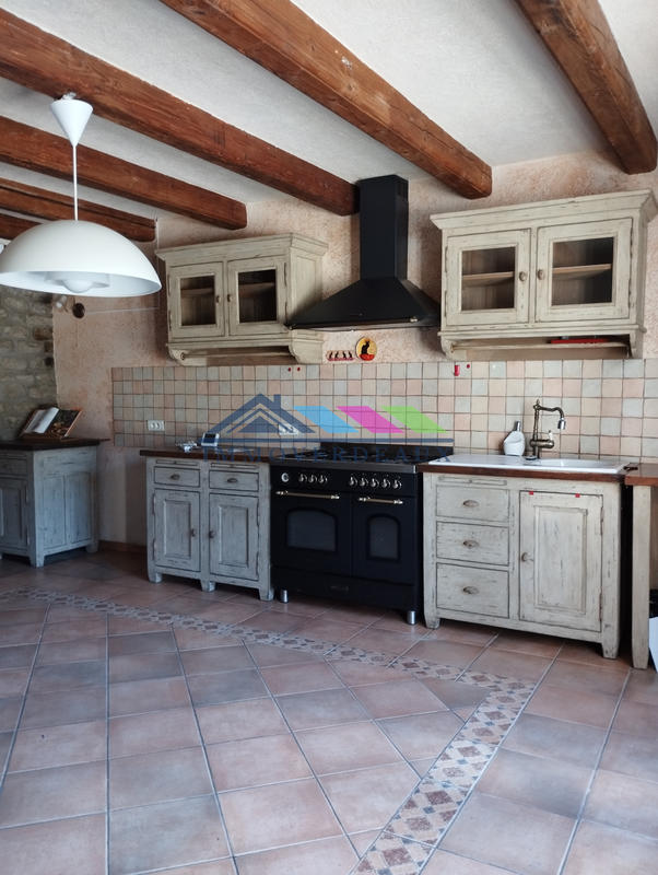 Maison - 290 m² - 8 pièces