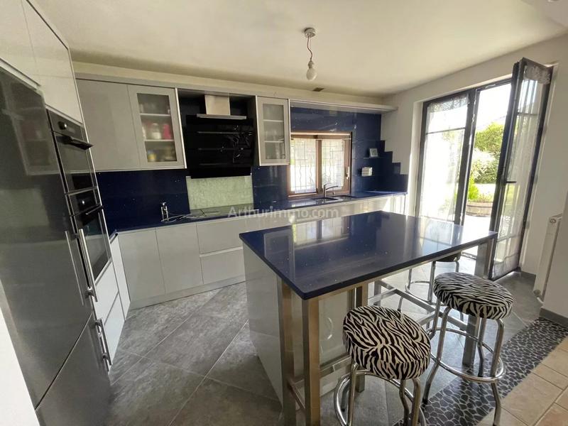 Maison - 151 m² - 7 pièces