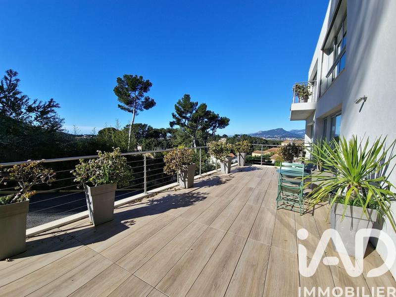 Maison - 290 m² - 7 pièces