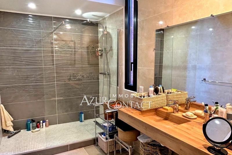 Maison - 205 m² - 4 pièces