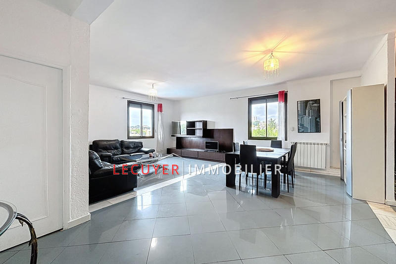 Appartement - 99 m² - 4 pièces