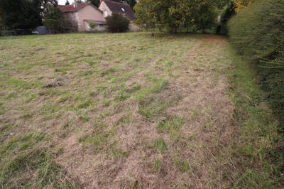 Terrain constructible - 916 m²