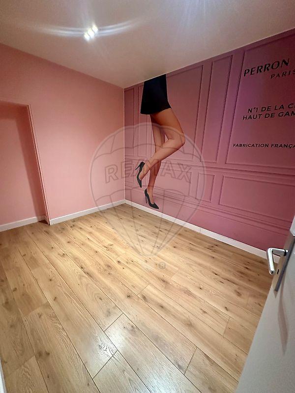 Local commercial - 248 m² - 12 pièces