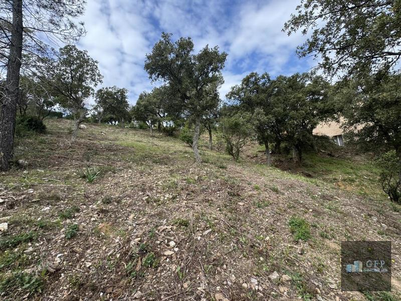 Terrain constructible - 2 070 m²