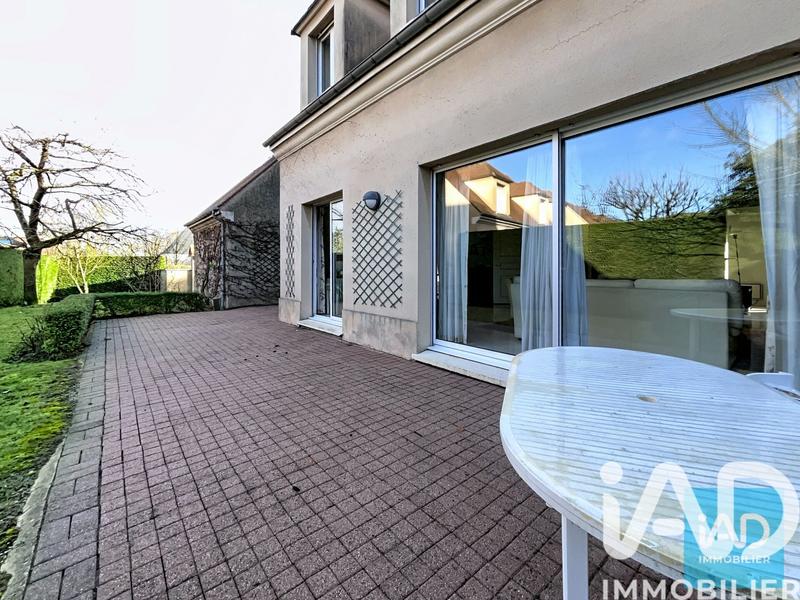 Maison - 211 m² - 8 pièces