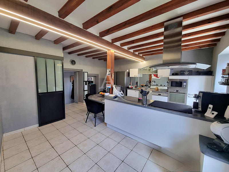 Maison - 176 m² - 8 pièces