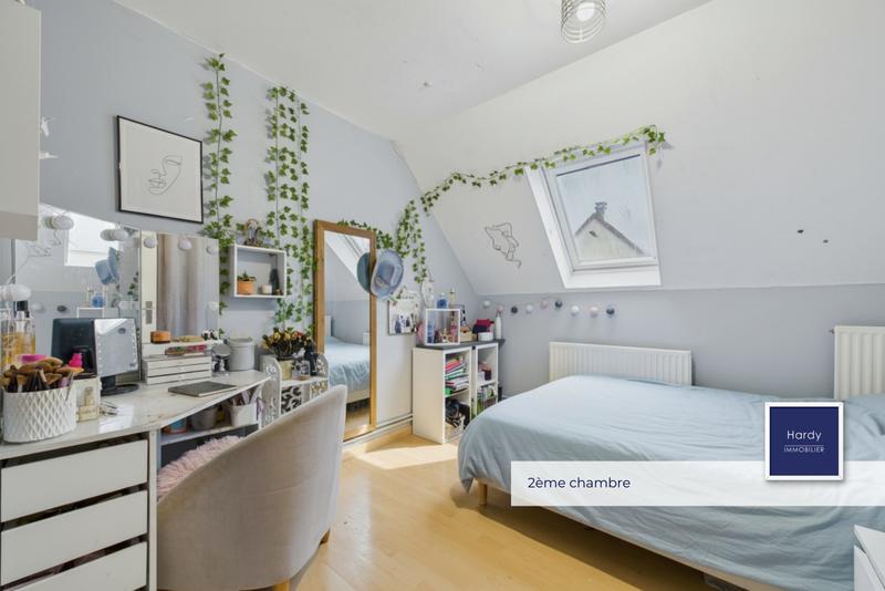 Maison - 97 m² - 6 pièces