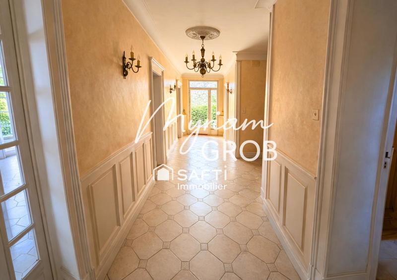 Maison de ville - 230 m² - 7 pièces