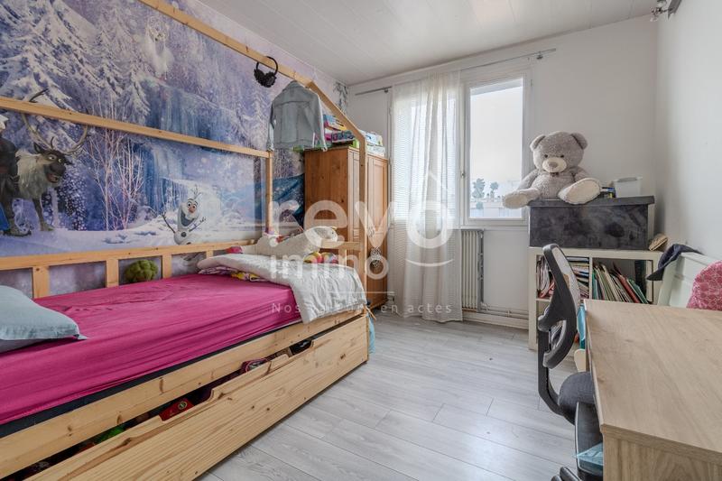 Appartement - 92 m² - 5 pièces