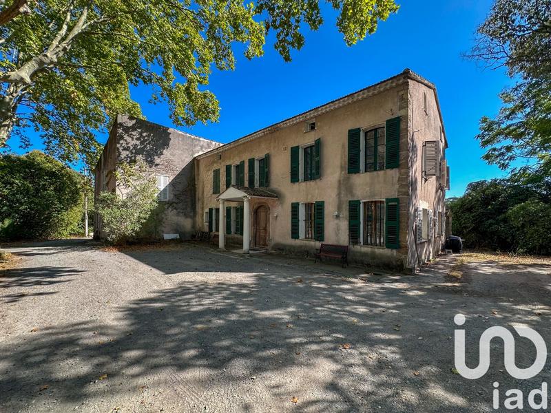 Maison - 736 m² - 15 pièces