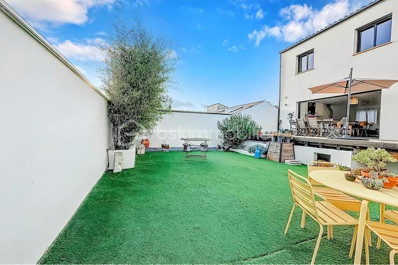 Villa - 100 m² - 5 pièces