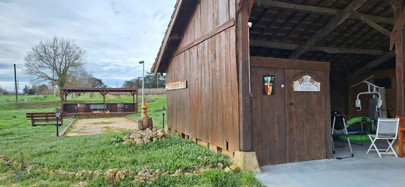 Maison - 454 m² - 15 pièces