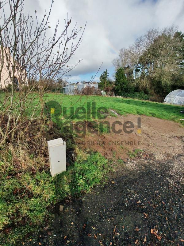Terrain constructible - 683 m²