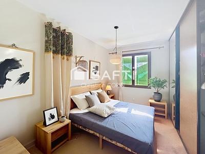 Maison - 239 m² - 8 pièces