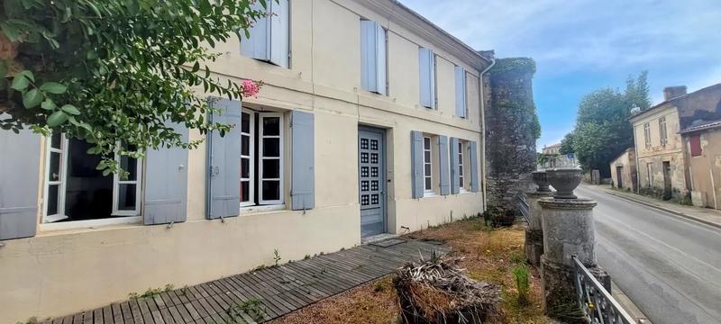 Maison - 230 m² - 14 pièces