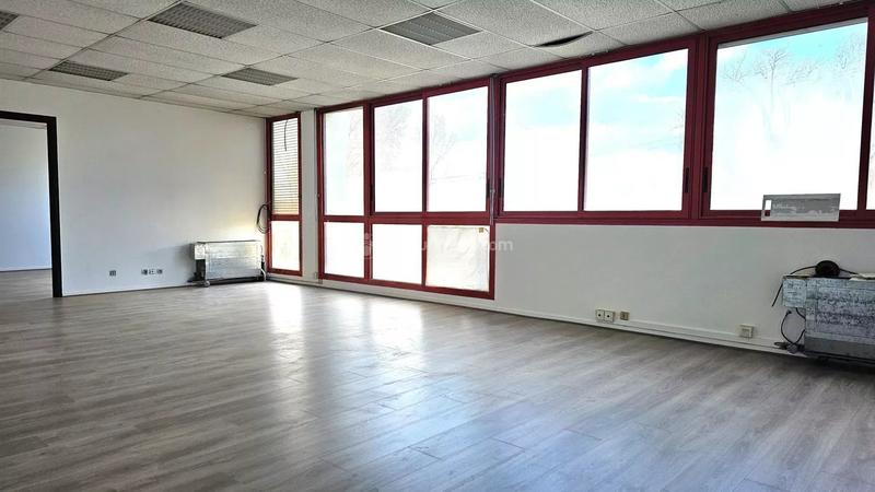 Bureau - 1 063 m² - 31 pièces