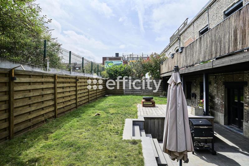 Loft - 243 m² - 4 pièces