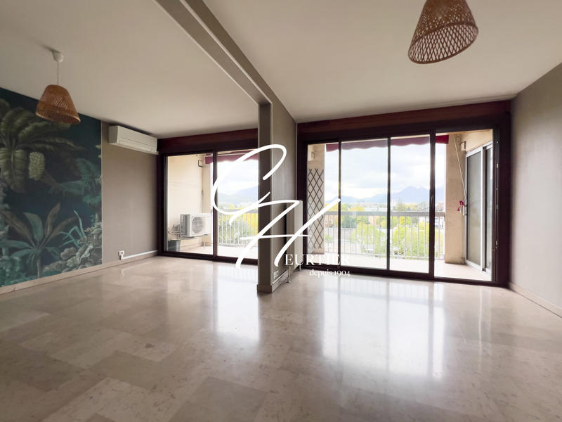 Appartement - 98 m² - 4 pièces