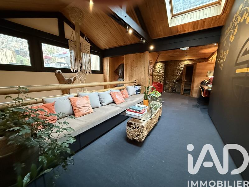 Maison - 301 m² - 13 pièces