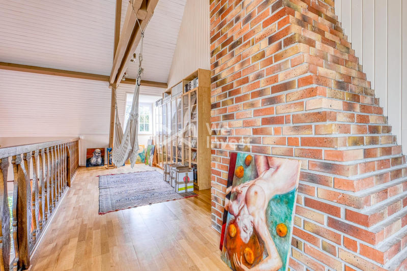 Maison traditionnelle - 270 m² - 10 pièces