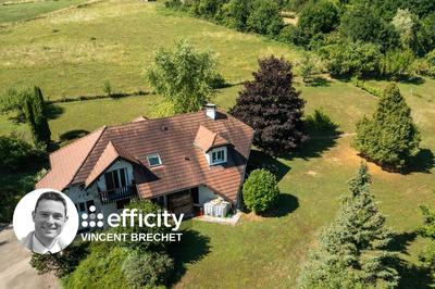 Maison - 233 m² - 7 pièces