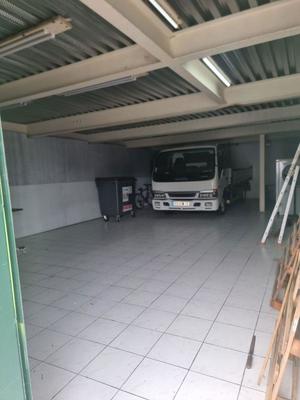 Local commercial - 80 m² - 1 pièce