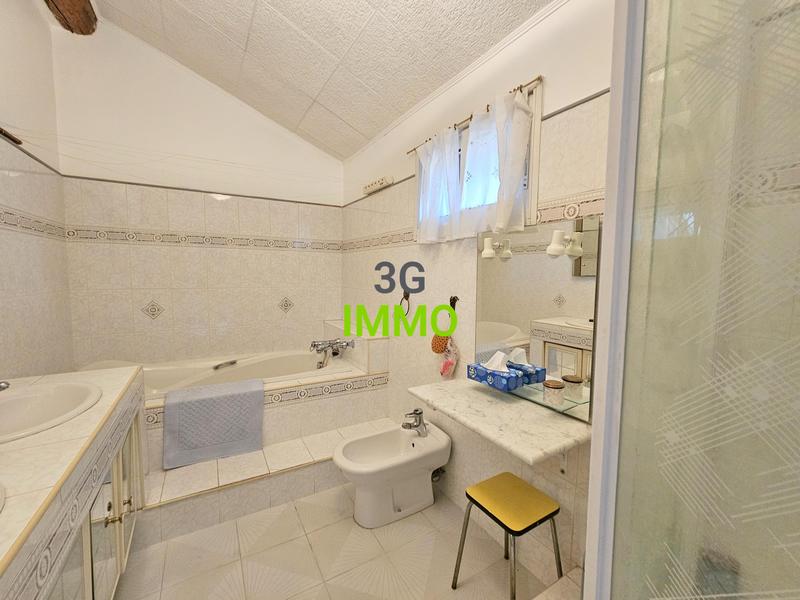 Appartement - 192 m² - 5 pièces