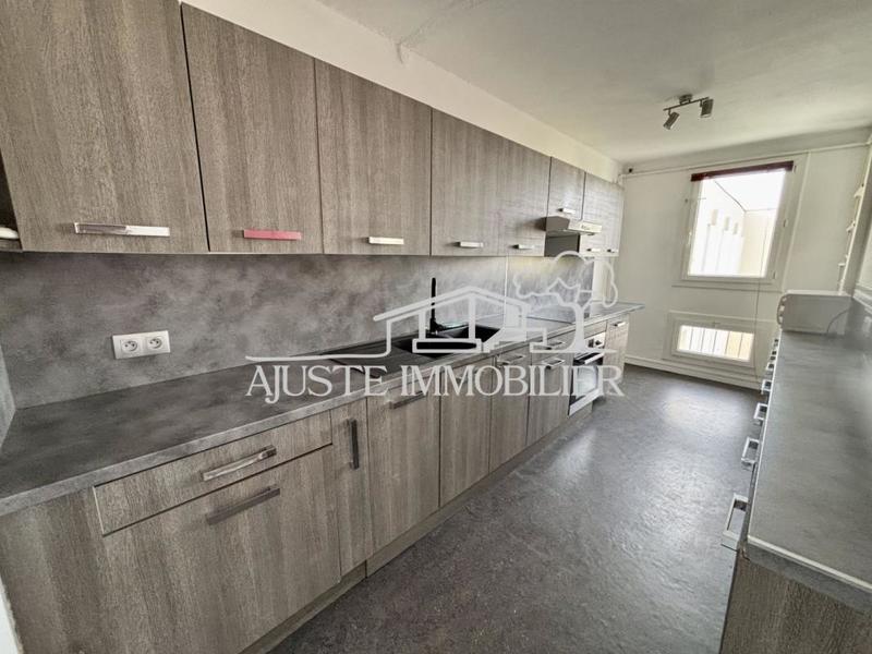 Appartement - 92 m² - 5 pièces