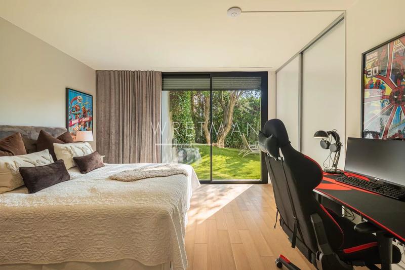 Villa - 242 m² - 6 pièces