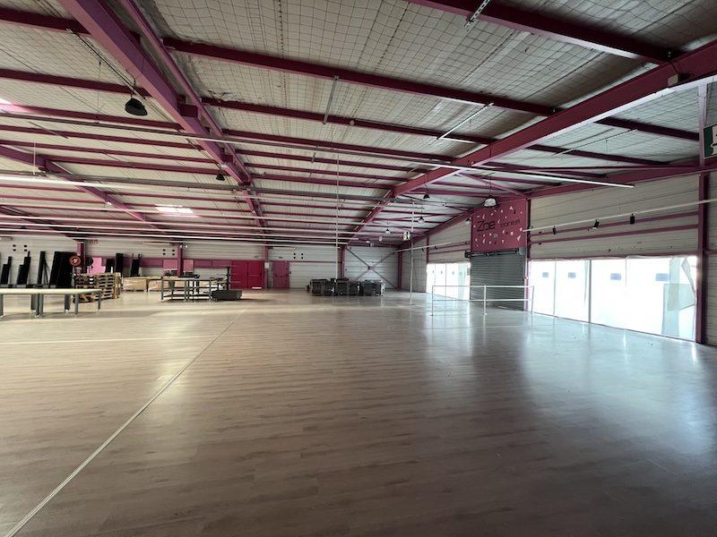 Local commercial - 964 m² - 5 pièces