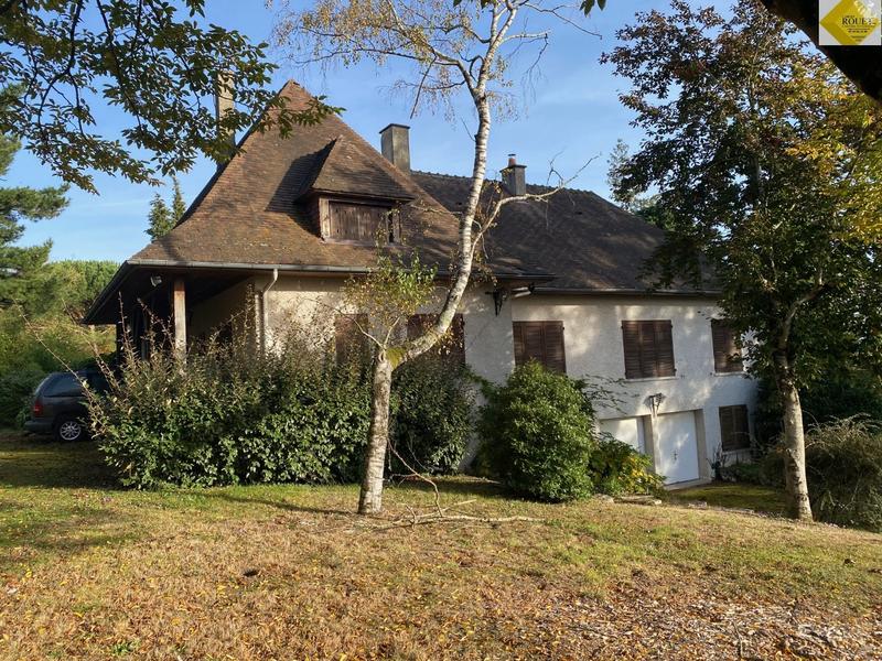 Maison - 346 m² - 9 pièces