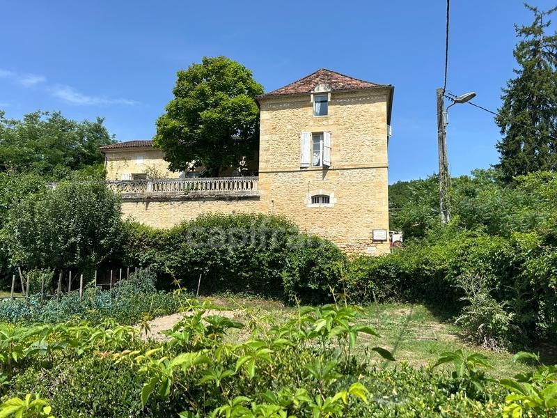 Maison - 466 m² - 17 pièces