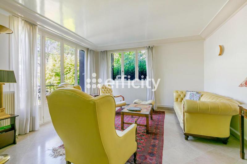 Pavillon - 223 m² - 7 pièces