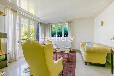 Pavillon - 223 m² - 7 pièces