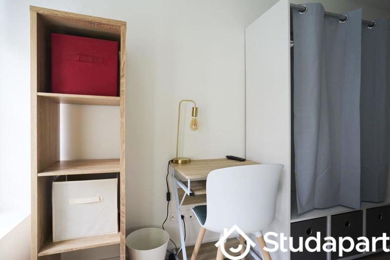 Chambre - 11 m² - 1 pièce