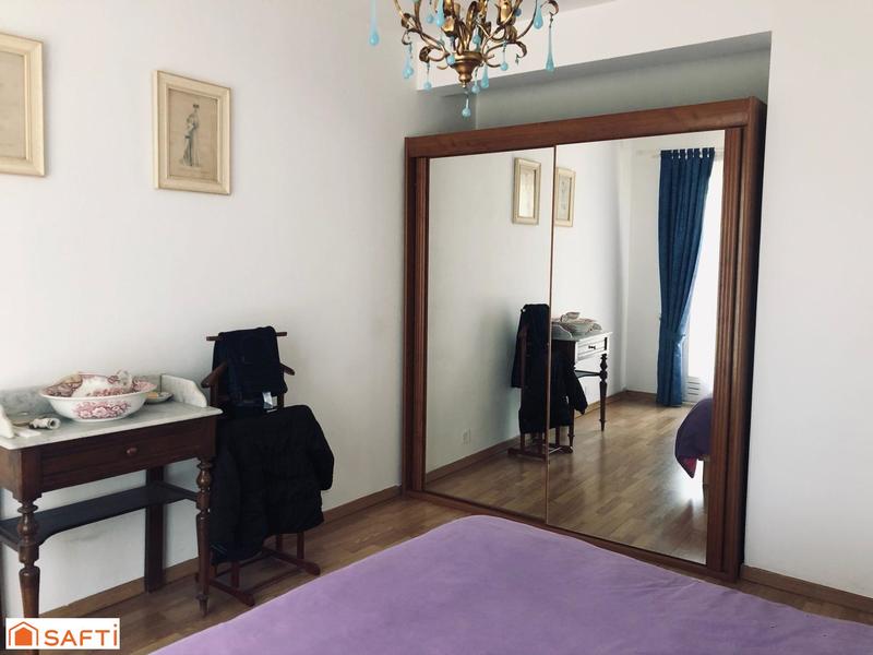 Maison - 210 m² - 8 pièces