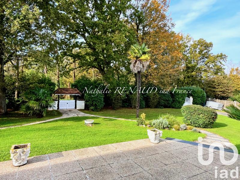 Maison - 187 m² - 8 pièces