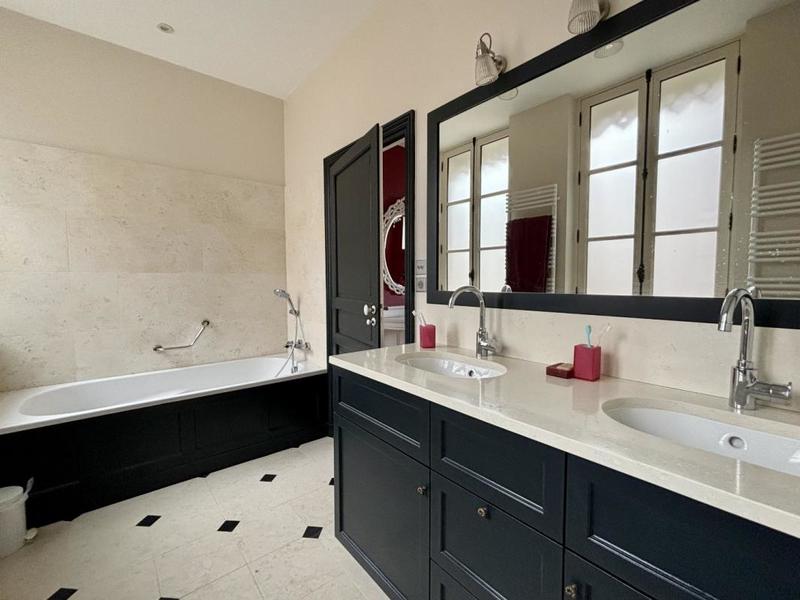 Hôtel particulier - 420 m² - 11 pièces