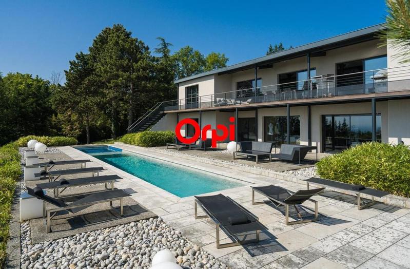 Maison - 382 m² - 9 pièces