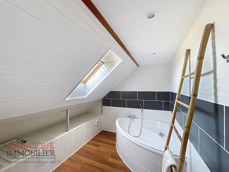 Maison - 131 m² - 7 pièces