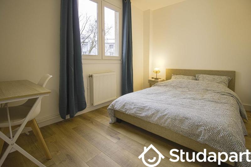 Chambre - 13 m² - 1 pièce