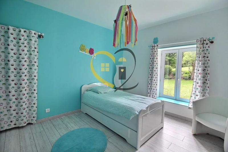 Maison - 243 m² - 7 pièces