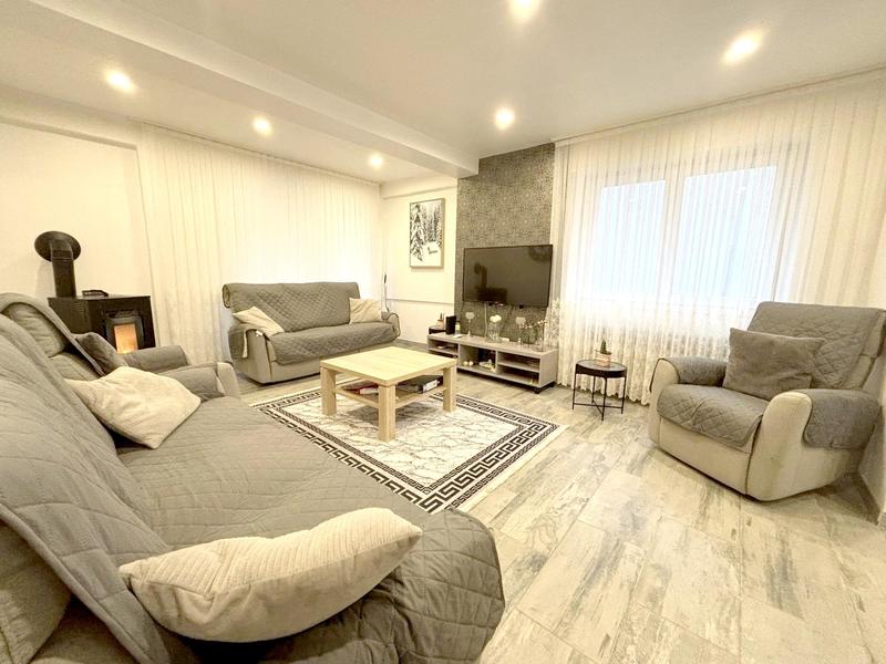 Maison - 95 m² - 5 pièces